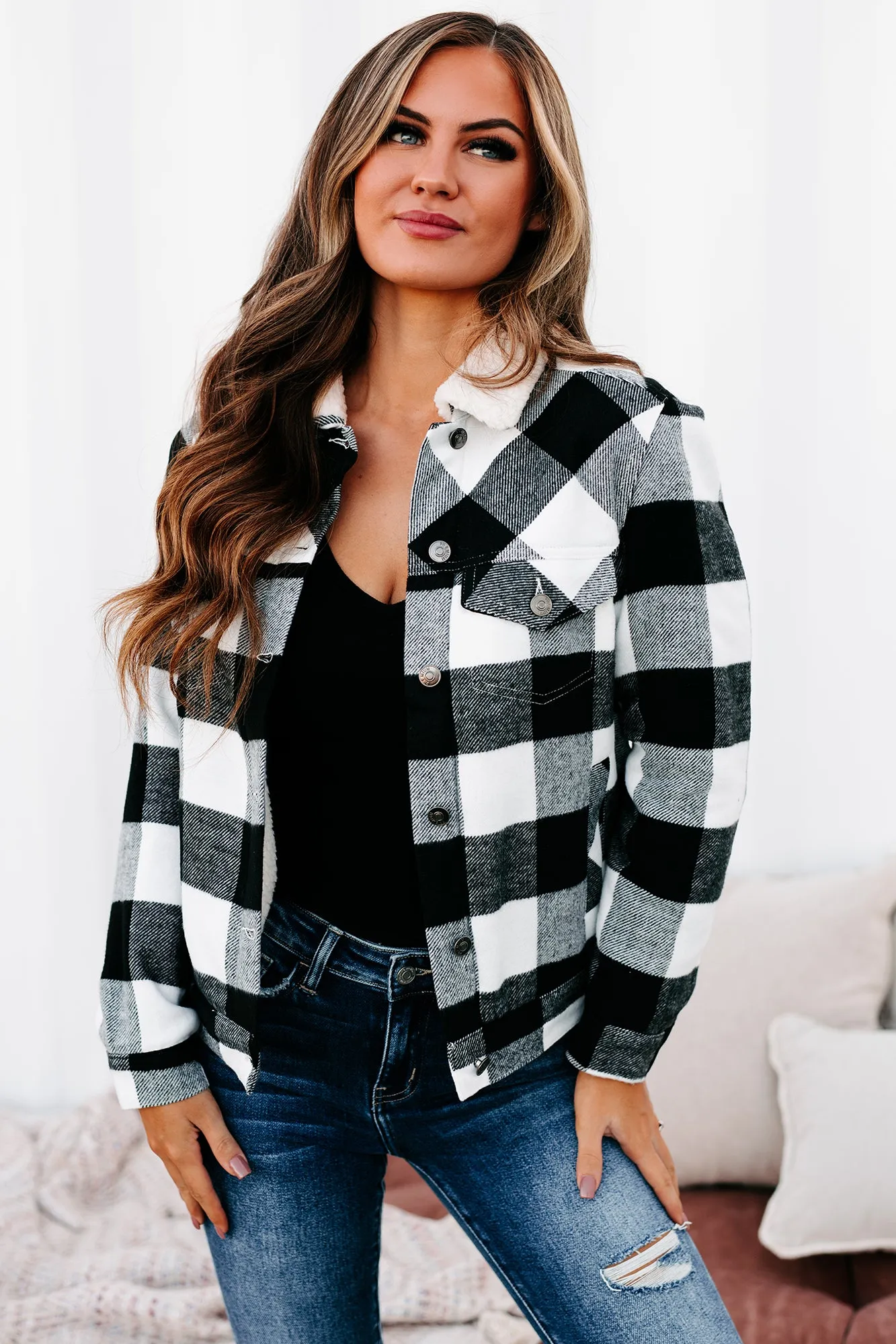 Into The Rockies Checkered Plaid Sherpa Lined Jacket (Black)