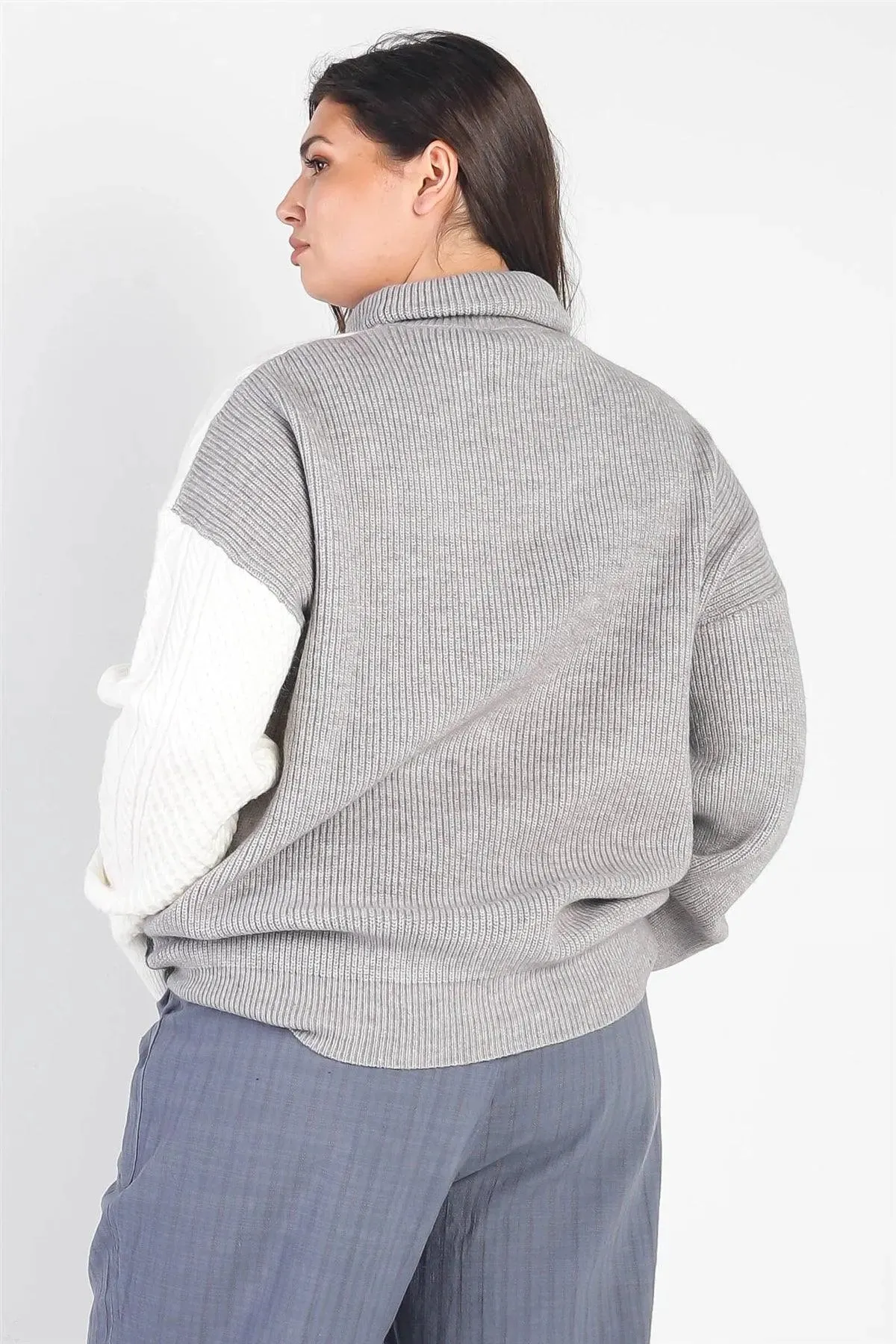 Junior Plus Grey & Cream Colorblock Turtle Neck Sweater /3-2-1