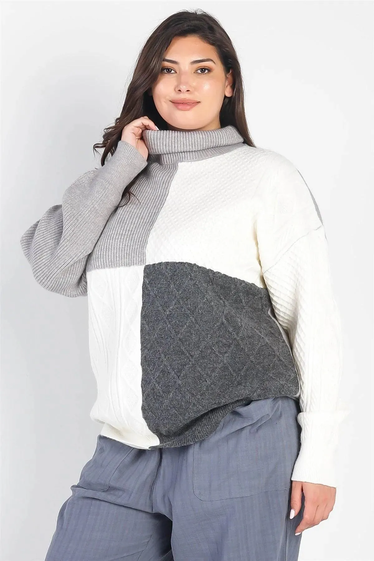 Junior Plus Grey & Cream Colorblock Turtle Neck Sweater /3-2-1