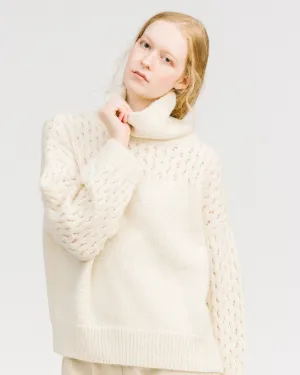 Lace sleeve turtleneck in white