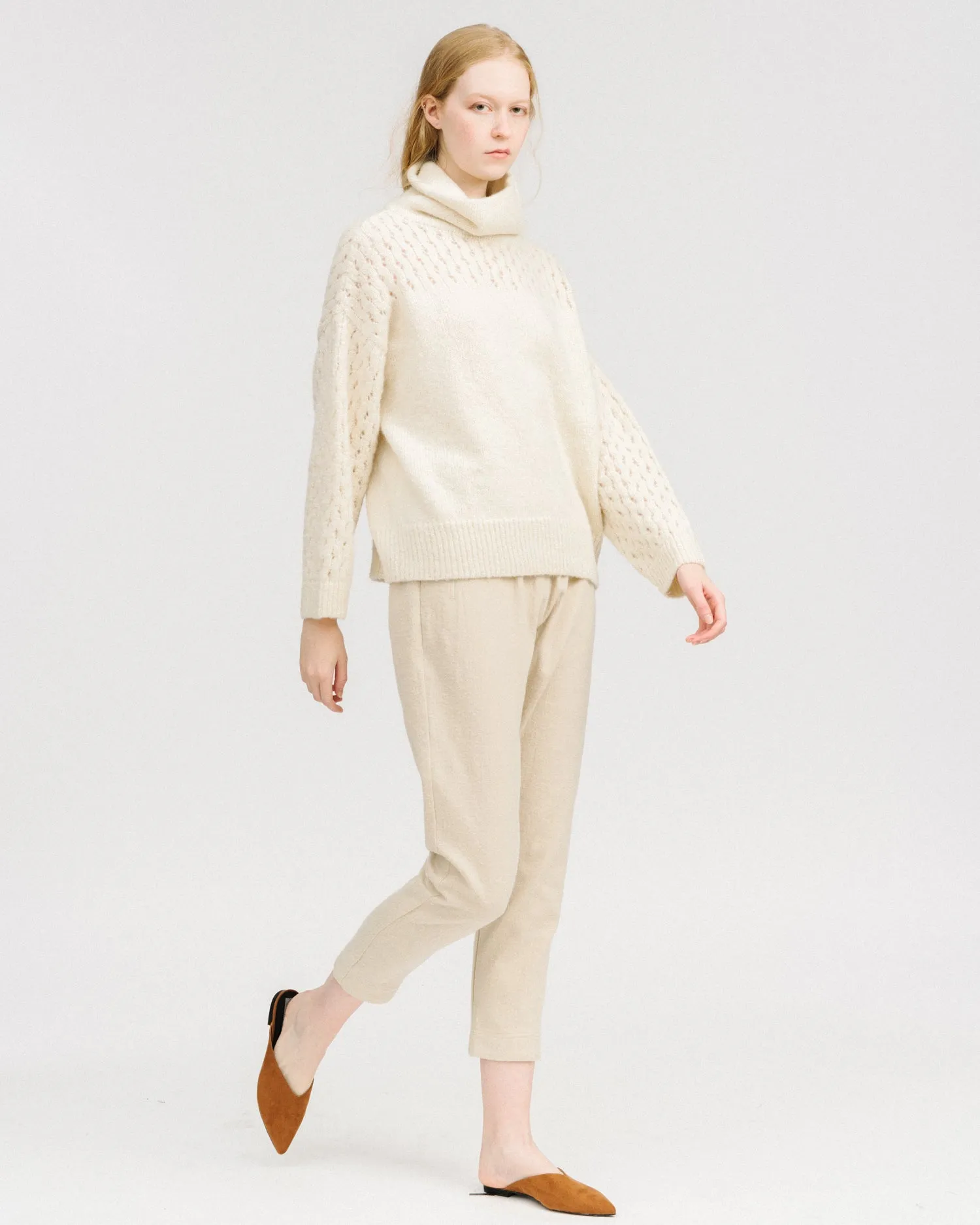 Lace sleeve turtleneck in white