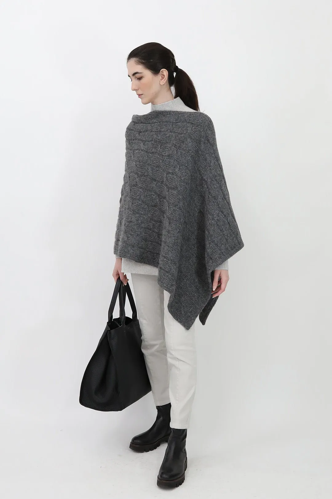 VARA CABLE KNIT IN BABY ALPACA AND FINE MERINO BLEND